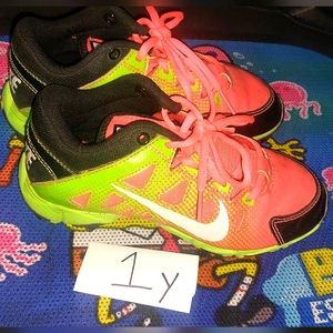 Nike BASEBALL Cleats Size 1 y Boys Neon Yellow